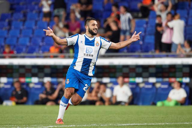 本坦库尔女友社媒晒图：祝大家圣诞快乐